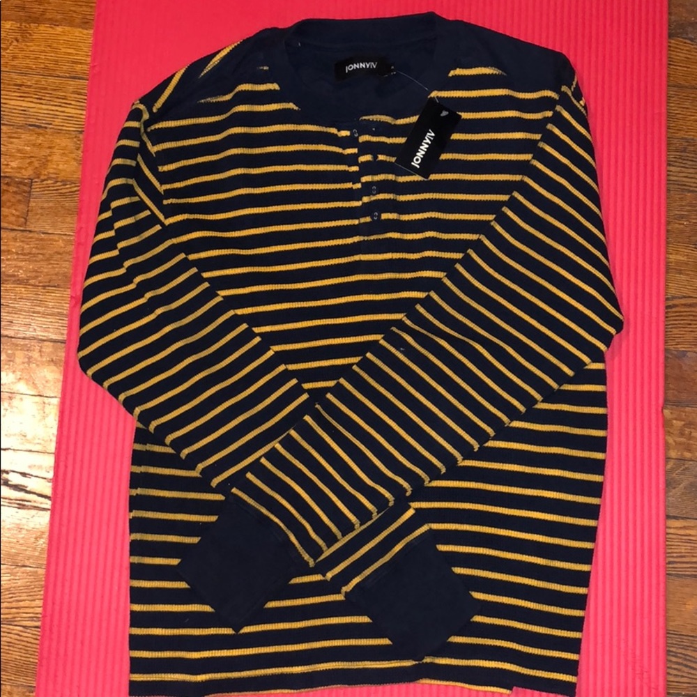 Waffle Henley NWT Size M Navy/Yellow